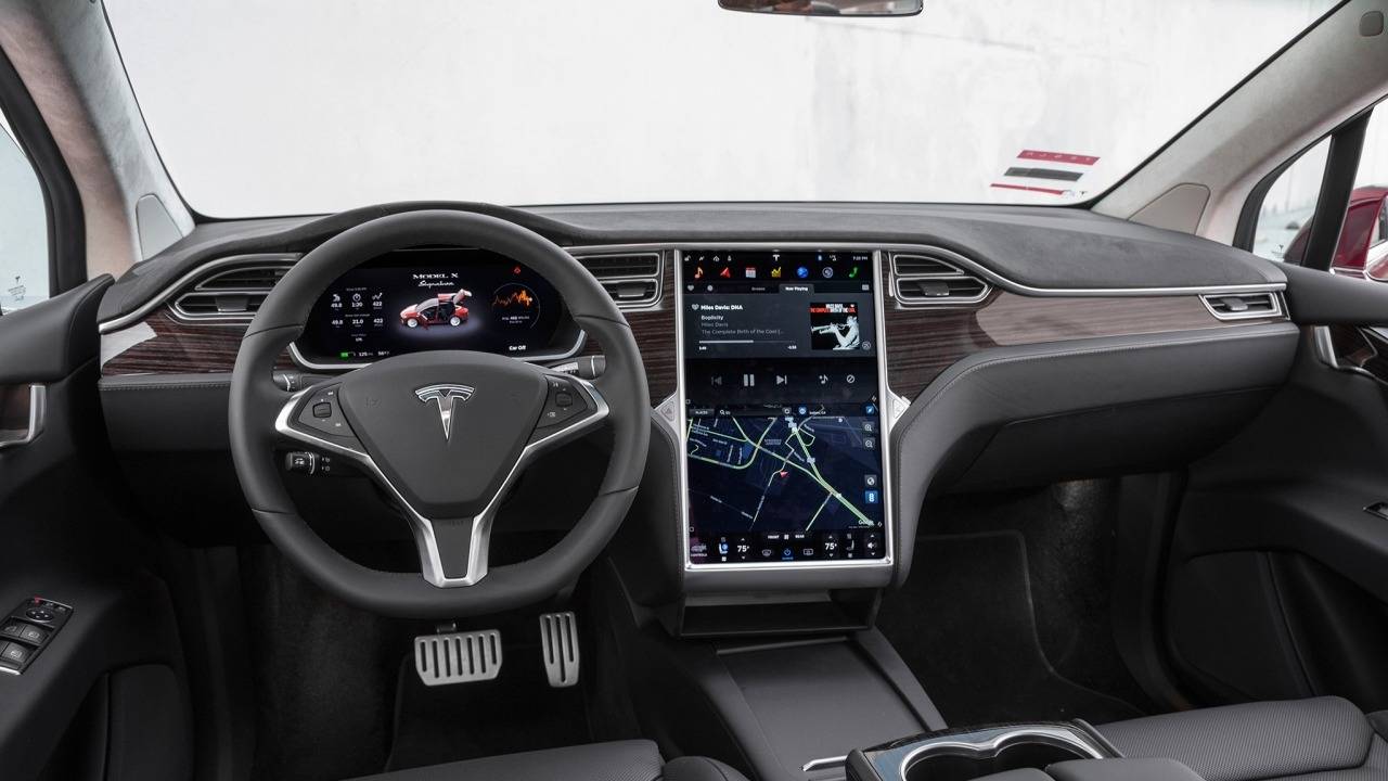 Location Tesla Model X 100 | Deluxe Rental Cars Lausanne